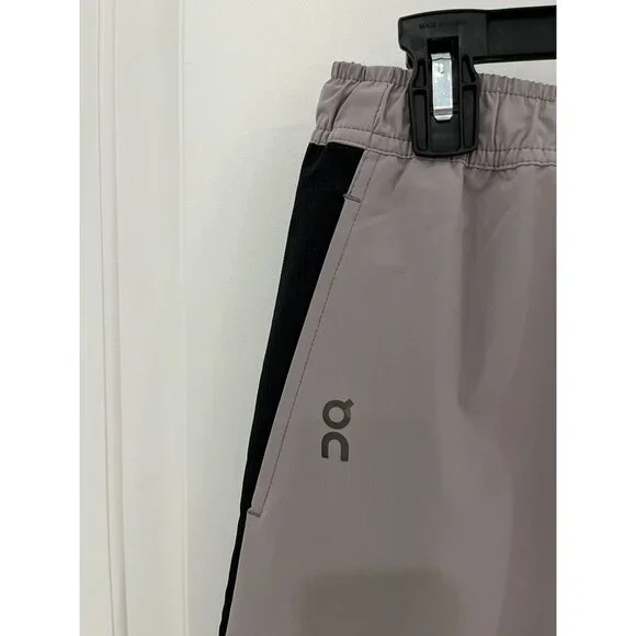 NWOT On Running Women's Run On Clouds Track Pant MEDIUM Zinc & Black